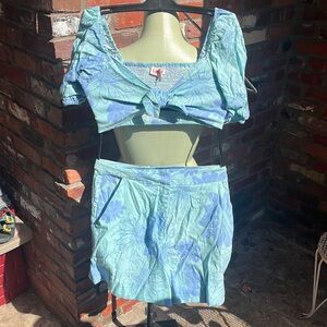 Leyden 2Piece Crop Top and Shorts size Small